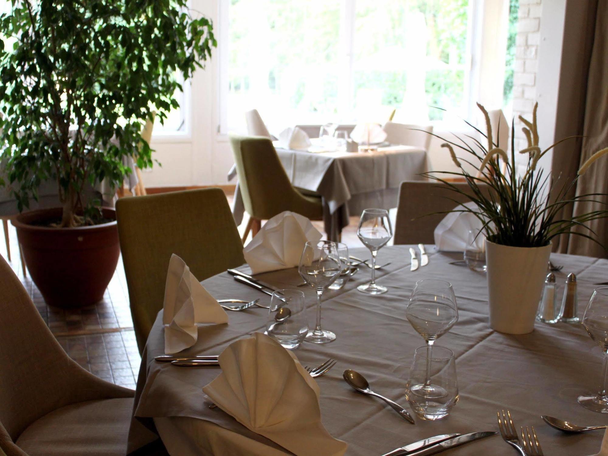 Logis Hotel & Restaurant - Le Manoir De Gavrelle Luaran gambar